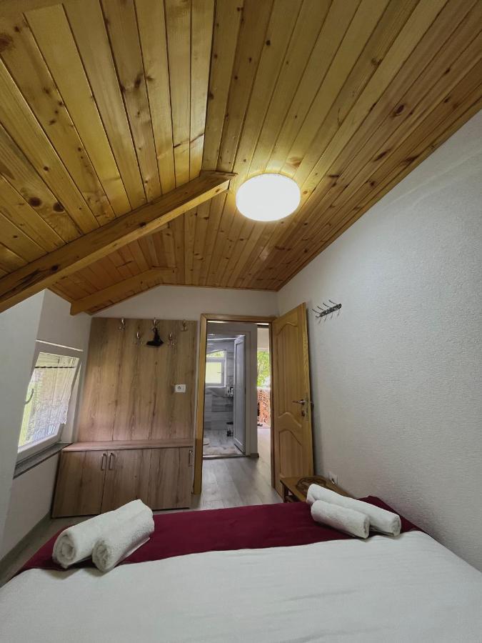 Guesthouse Gezim Selimaj Valbona Exteriör bild