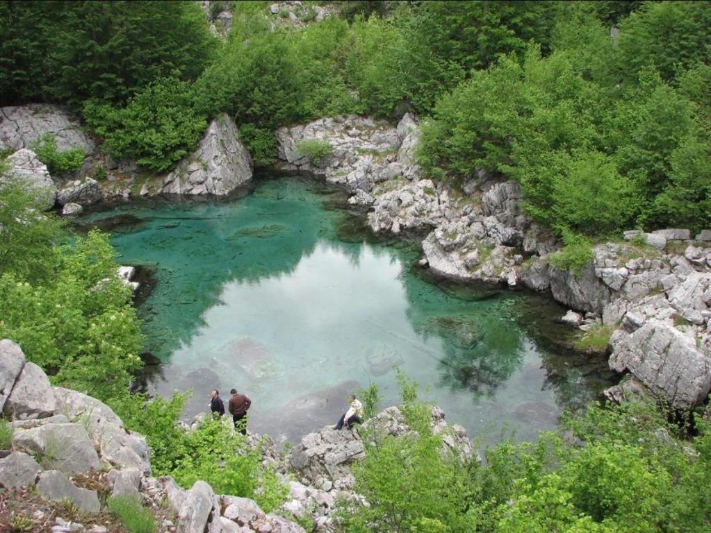 Guesthouse Gezim Selimaj Valbona Exteriör bild